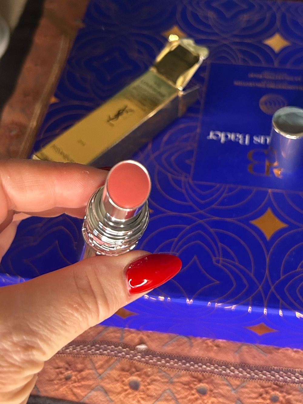 YSL Loveshine Lip Oil Stick in Wet Guava - Picture 8 of 11